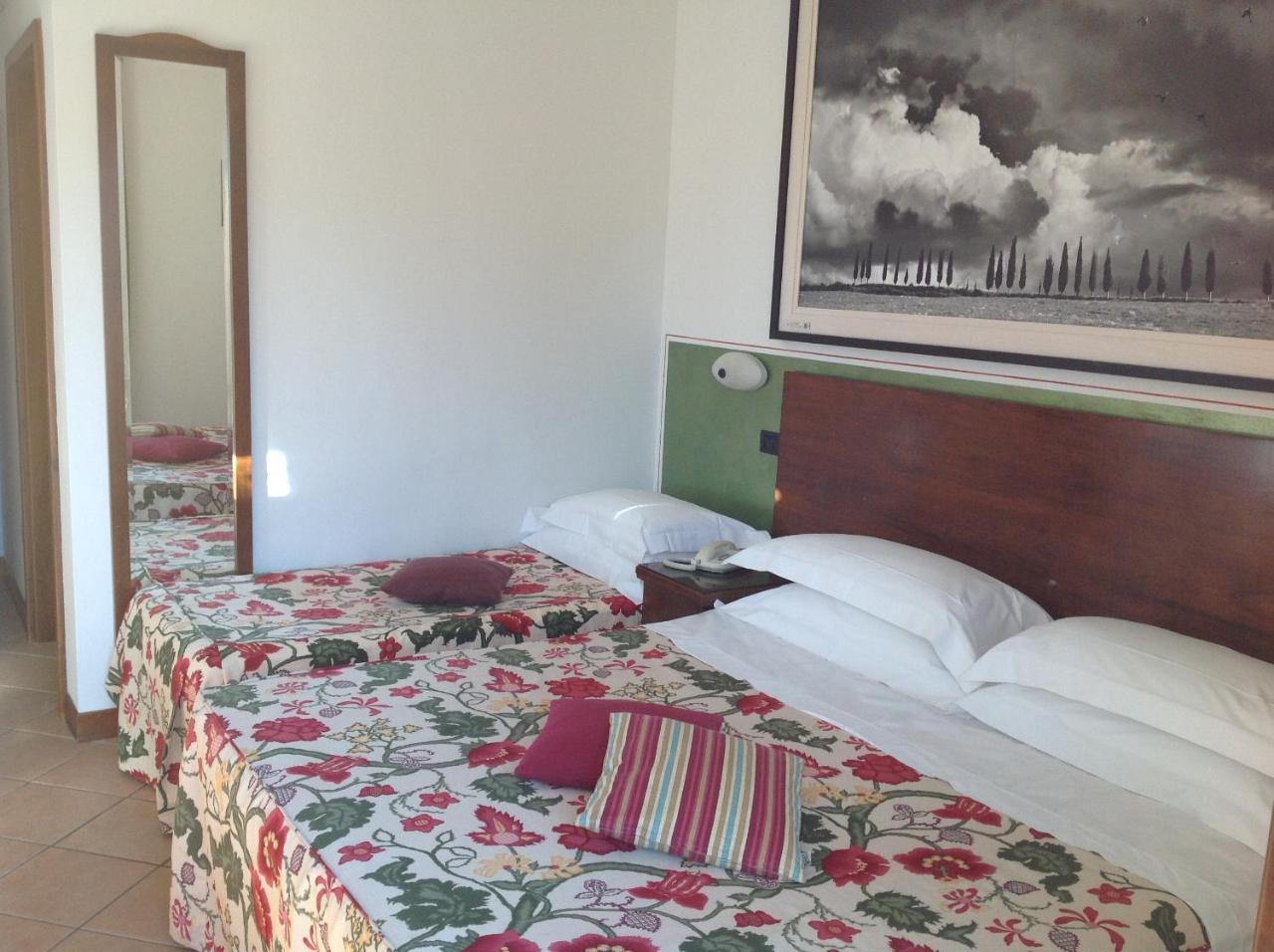 Hotel Sovestro San Gimignano Bagian luar foto